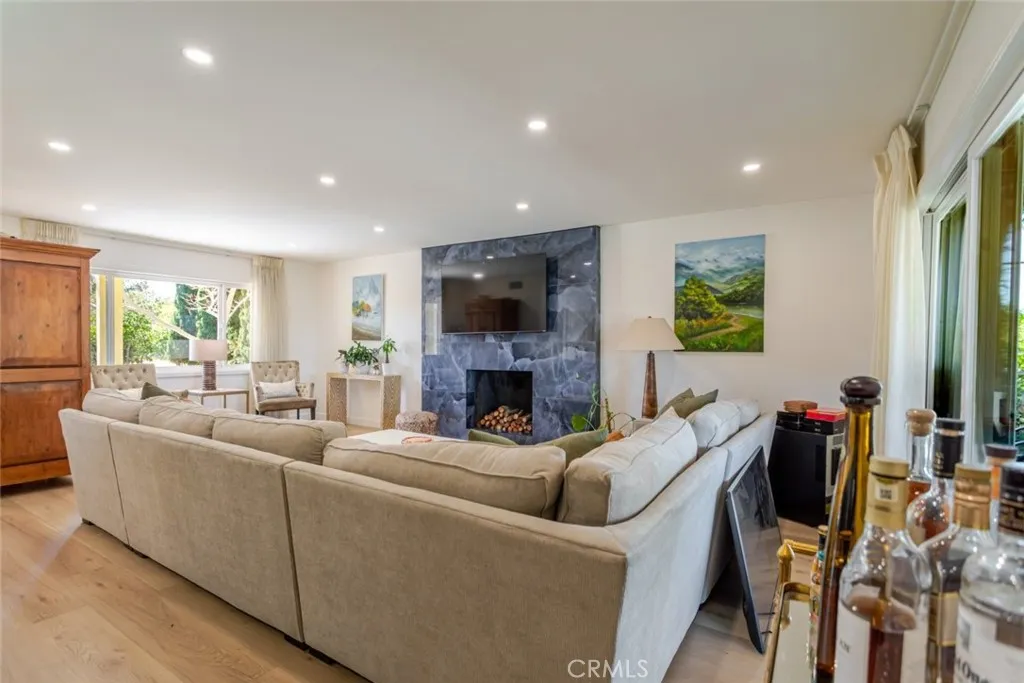 Additional image 10 of 19707 Green Mountain Drive, Newhall, CA 91321