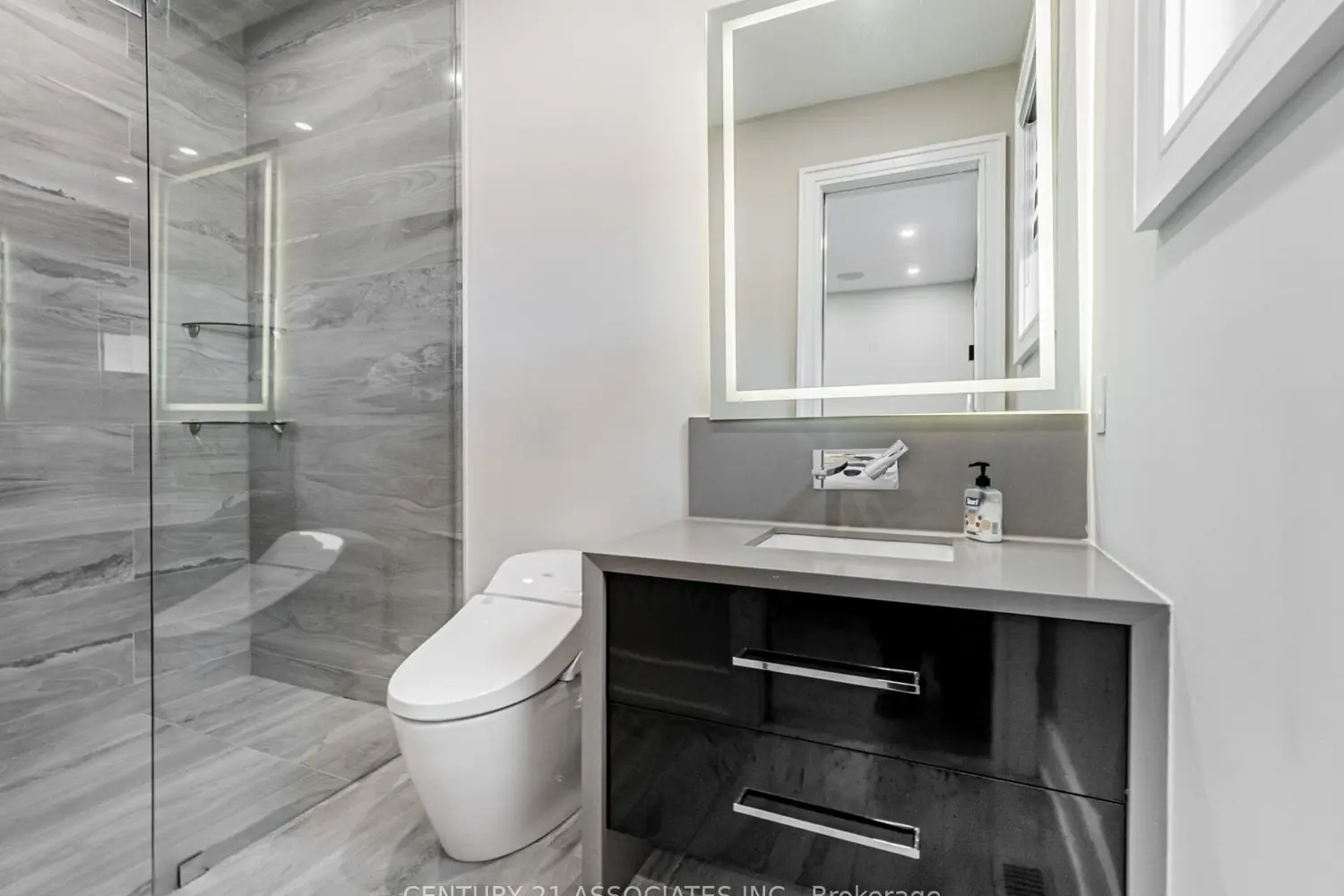 Additional image 16 of 374 Seaton Drive