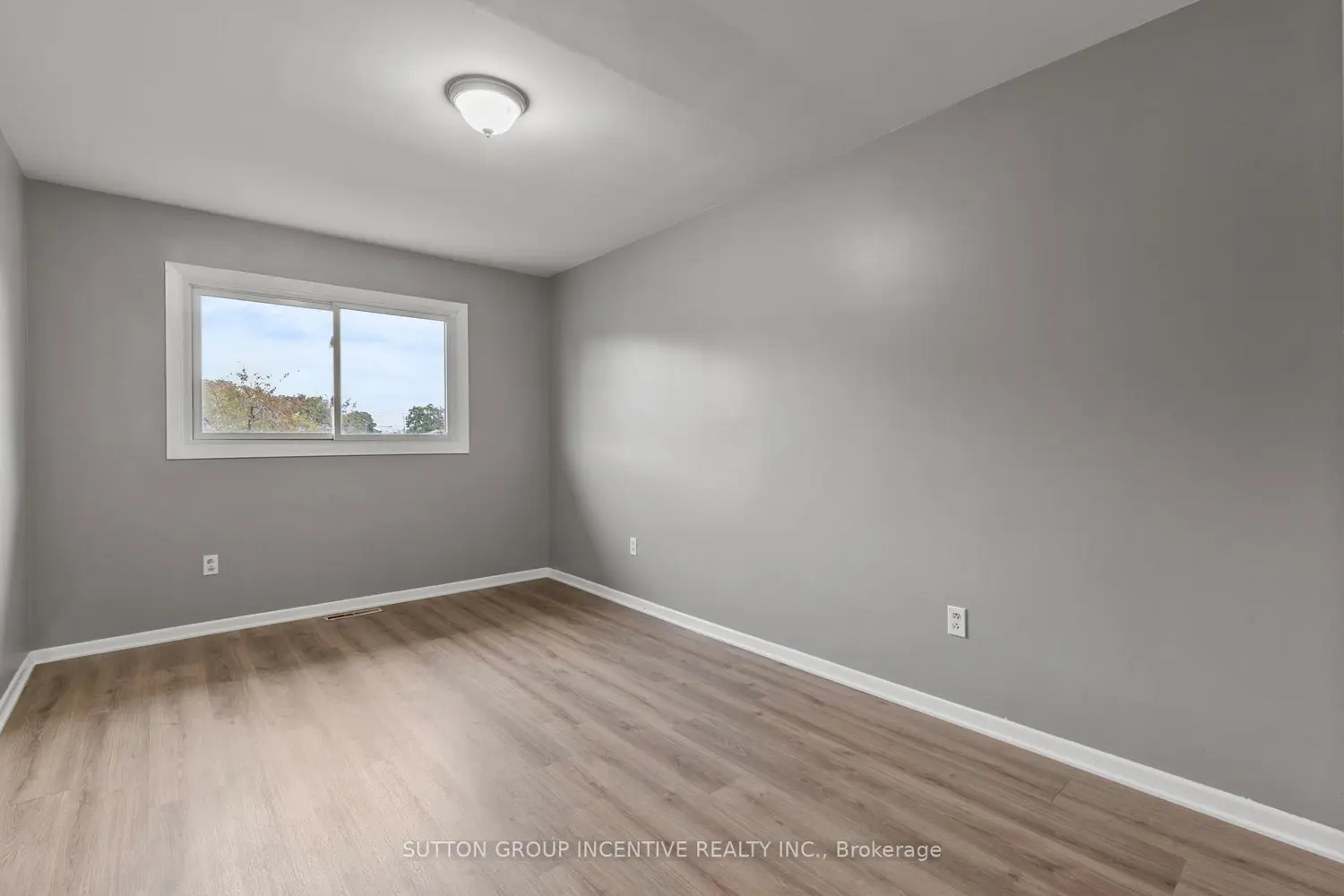 Additional image 9 of 2 Hendershot Avenue