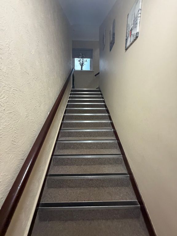2 bed flat to rentStrand, Beith KA15 photo 2
