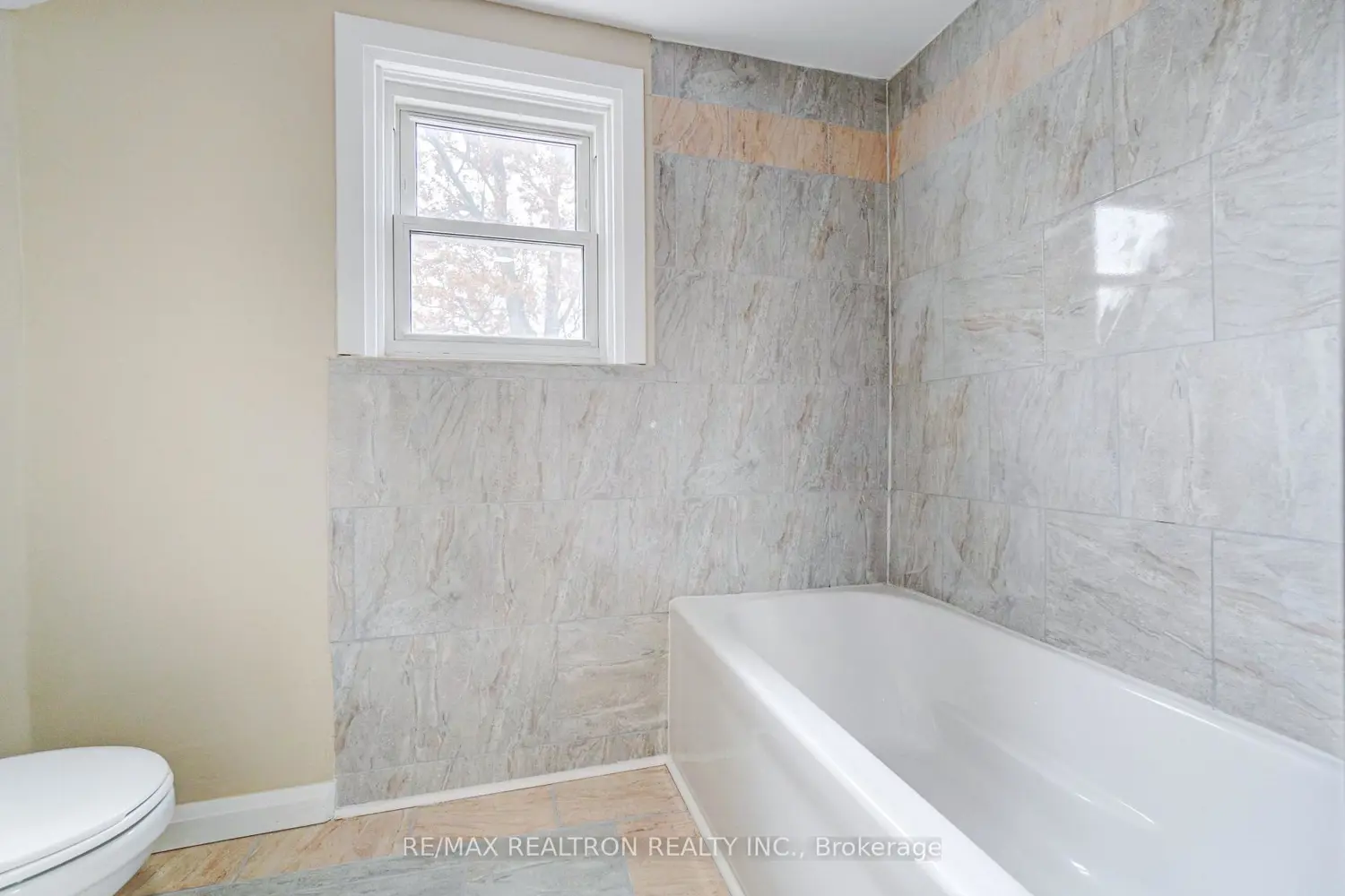 Additional image 20 of 26 State Street