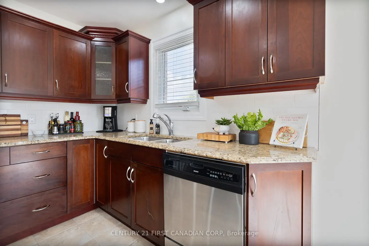 1625 Shore Road photo 5