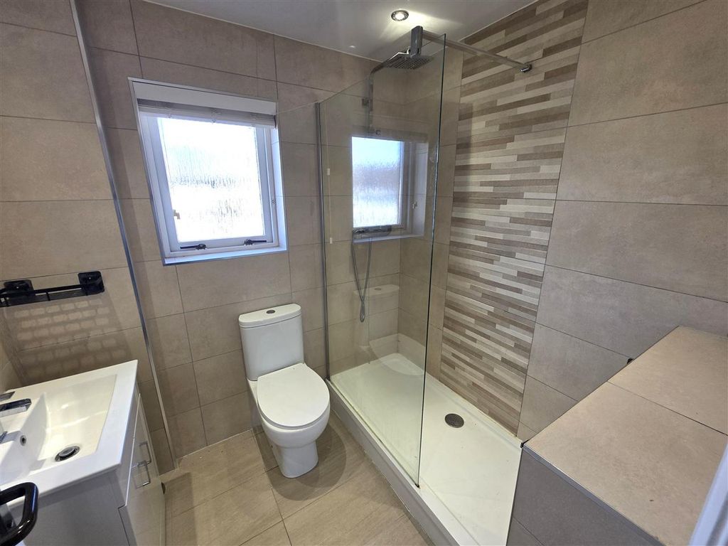 Additional image 13 of 3 bed detached house to rentTroon Place, Newton Mearns, Glasgow G77