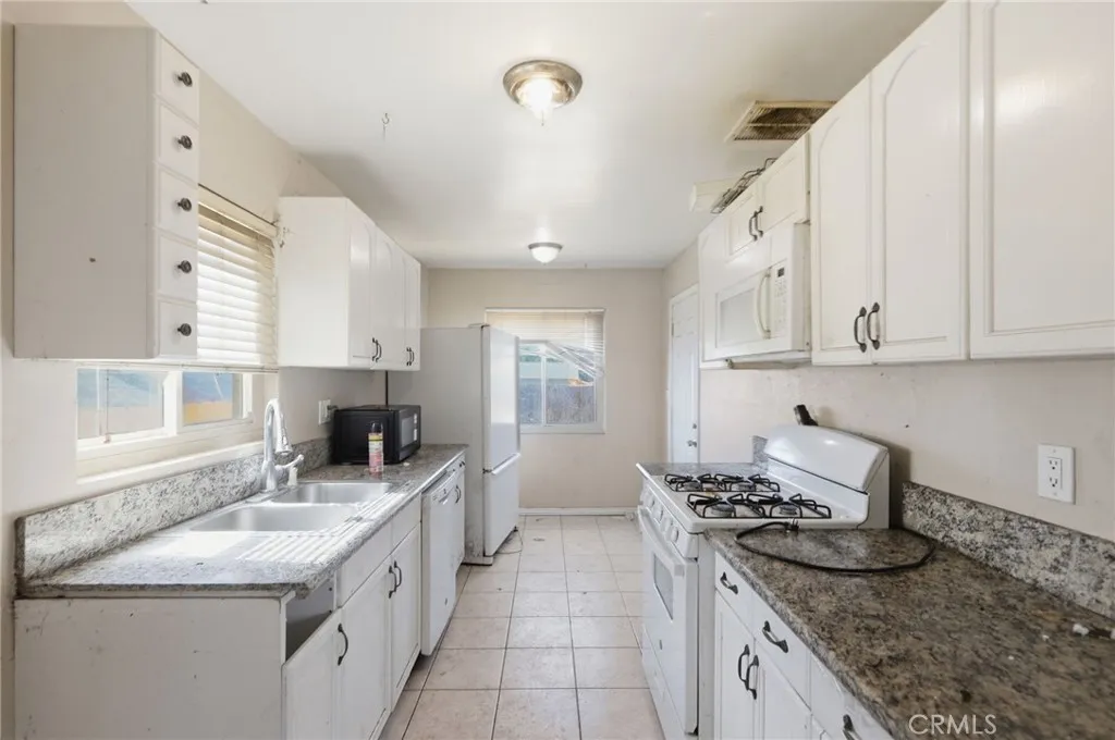 Additional image 39 of 913 Goldenrod St, Escondido, CA 92027