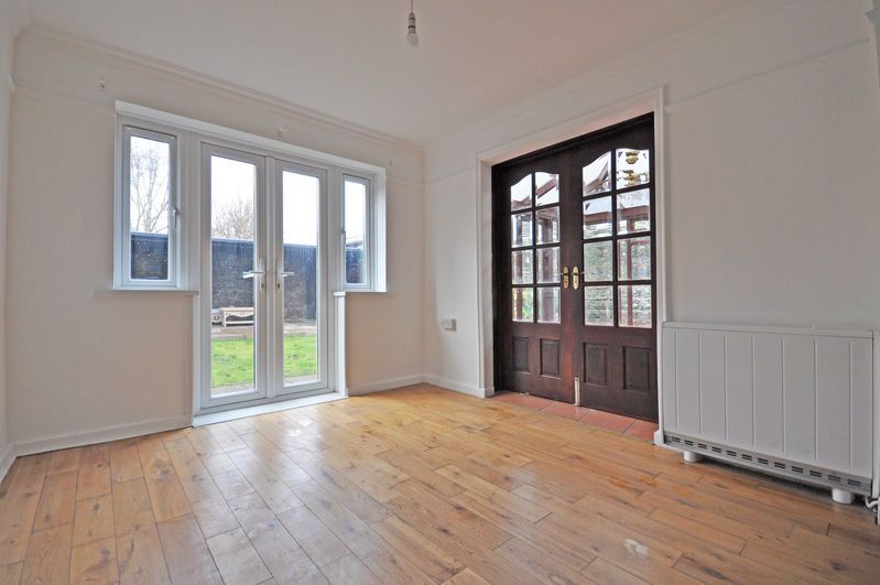 Additional image 3 of 2 bed detached bungalow to rentSuperb Bungalow, Cross Street, Caerleon NP18