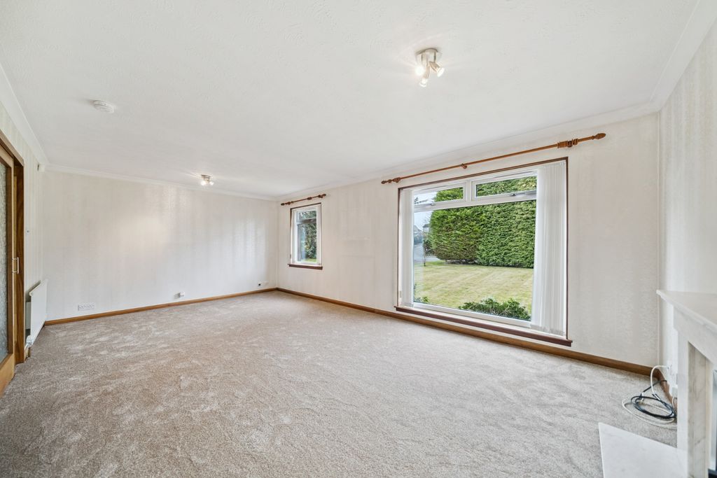 Additional image 3 of 4 bed detached house to rentWarnock Road, Newton Mearns, Glasgow G77