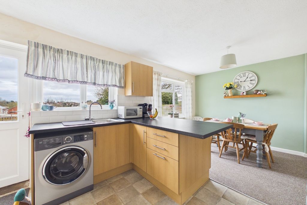 Additional image 10 of 3 bed semi-detached house to rentDavin Crescent, Pill, Bristol BS20