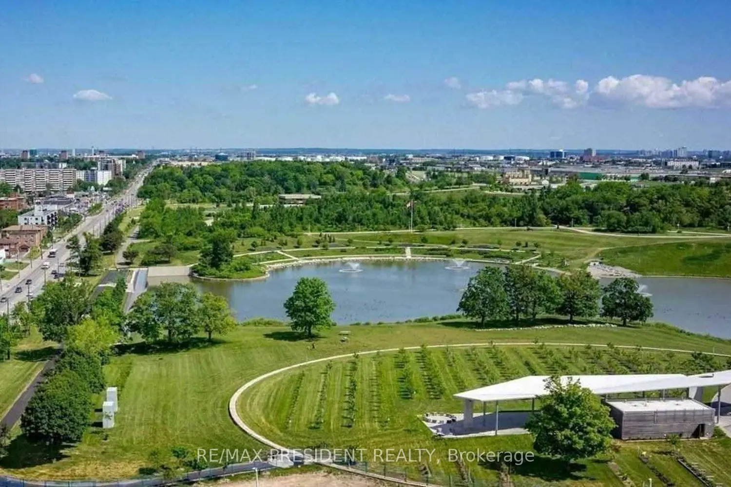 Additional image 20 of 60 George Butchart Drive 112