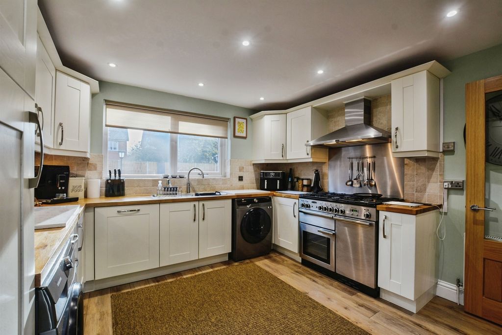 Additional image 3 of 4 bed detached house to rentGlebe Close, Sibsey, Boston PE22