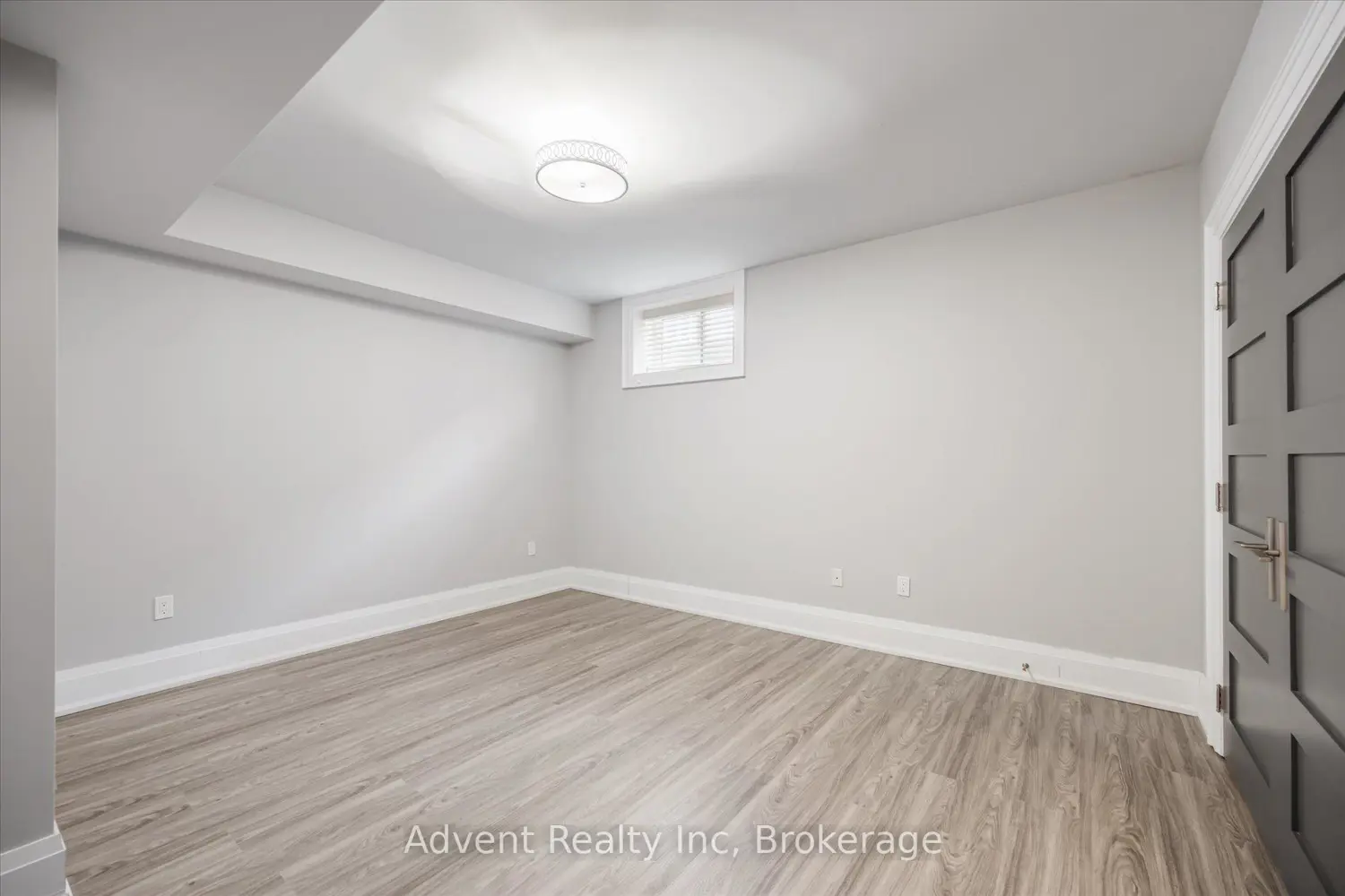 Additional image 18 of 141 Connaught Avenue