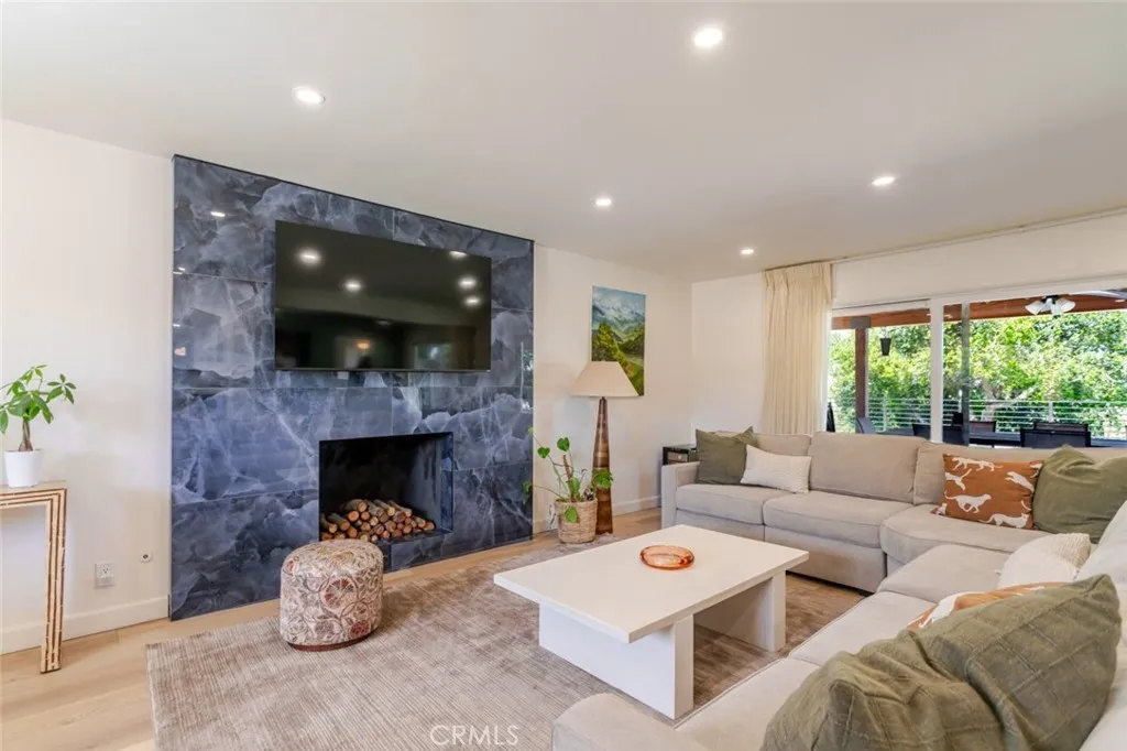 Additional image 9 of 19707 Green Mountain Drive, Newhall, CA 91321