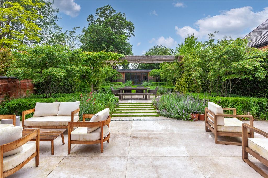Additional image 19 of 4 bed detached house to rentNorman Avenue, Henley-On-Thames, Oxfordshire RG9