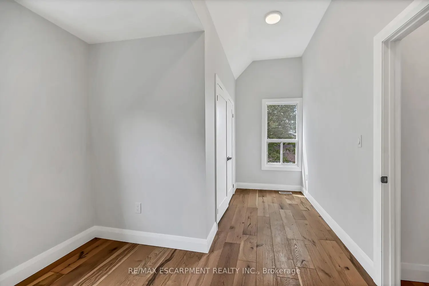 Additional image 11 of 193 Glendale Avenue