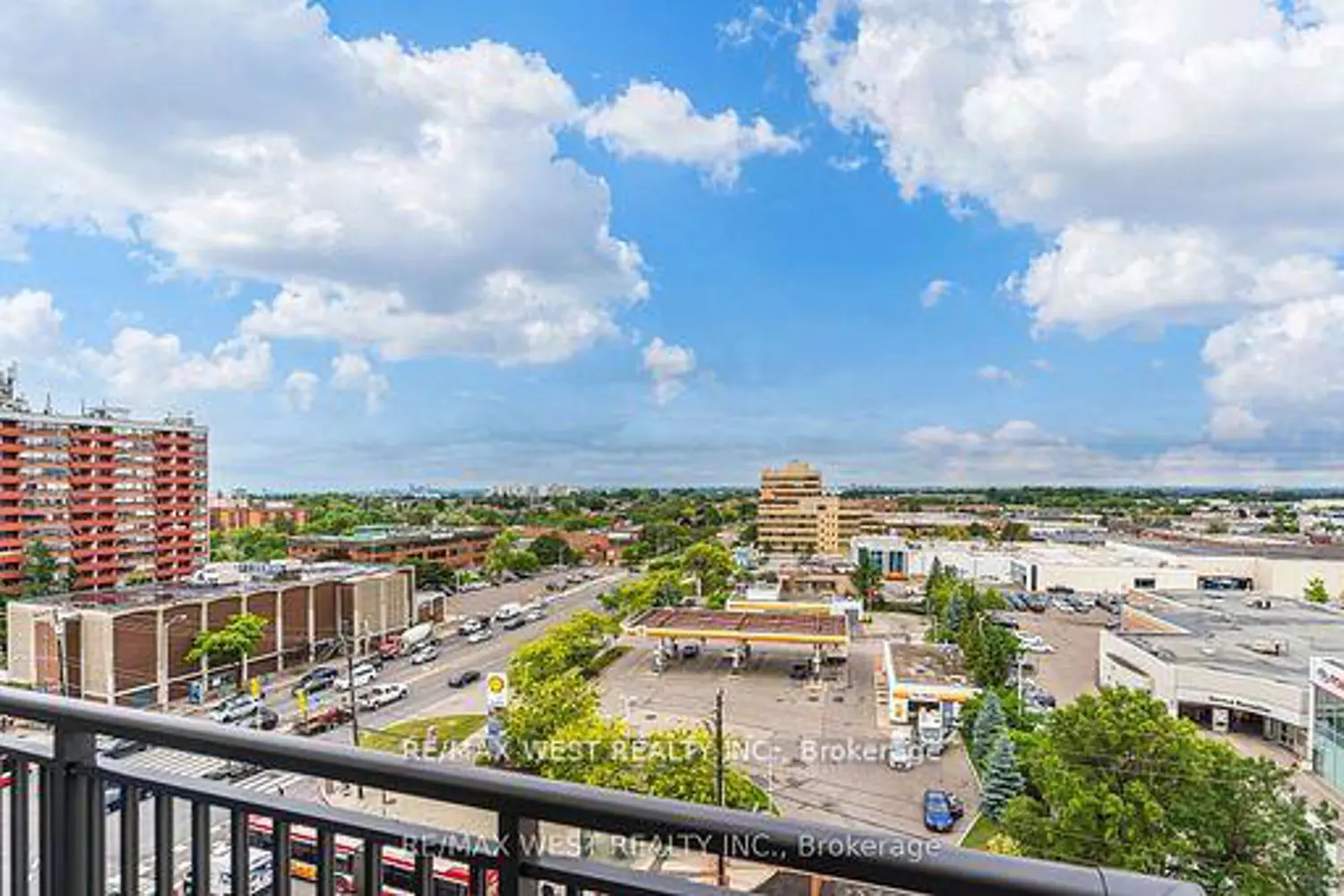Additional image 9 of 830 Lawrence Avenue 830