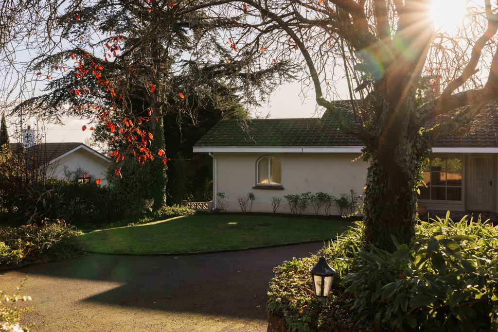 Additional image 4 of 5 bed detached house to rentLe Petit Catillon, Grouville, Jersey JE3