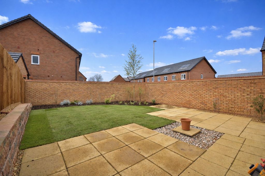 Additional image 19 of 3 bed detached house to rentSandpit Close, Collingtree, Northampton NN4