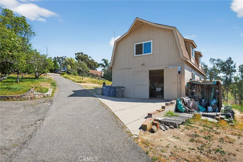 Additional image 4 of 10085 W Lilac Rd, Escondido, CA 92026