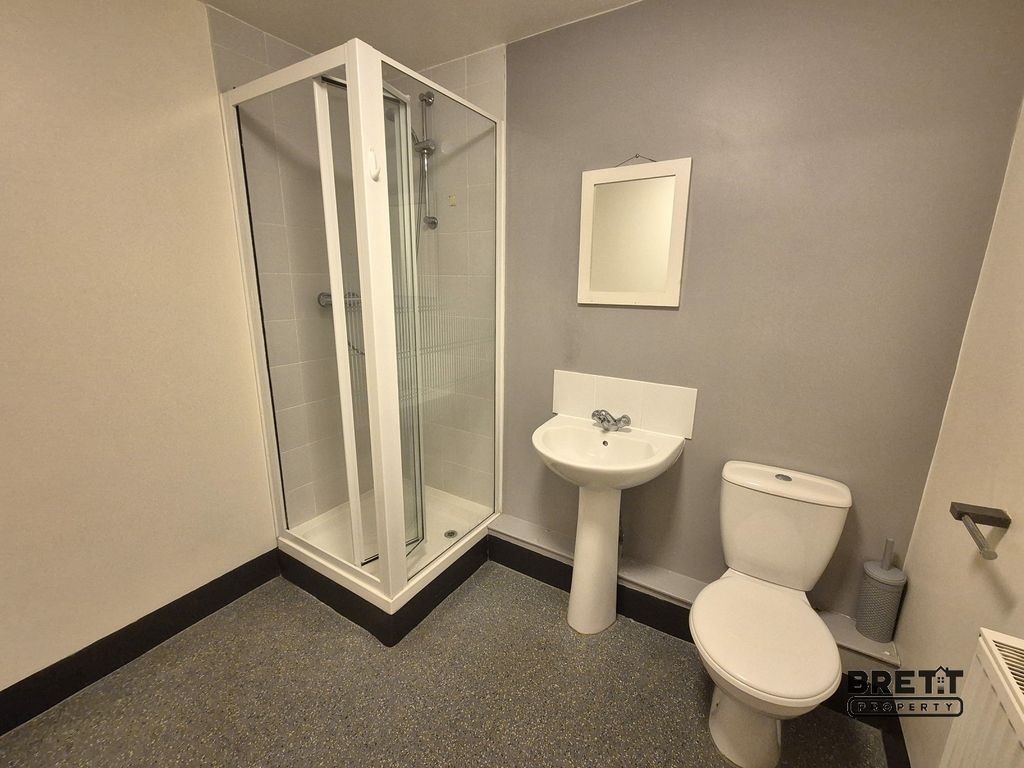 Additional image 7 of 2 bed flat to rent23 Temeraire House, Nelson Quay, Milford Haven SA73