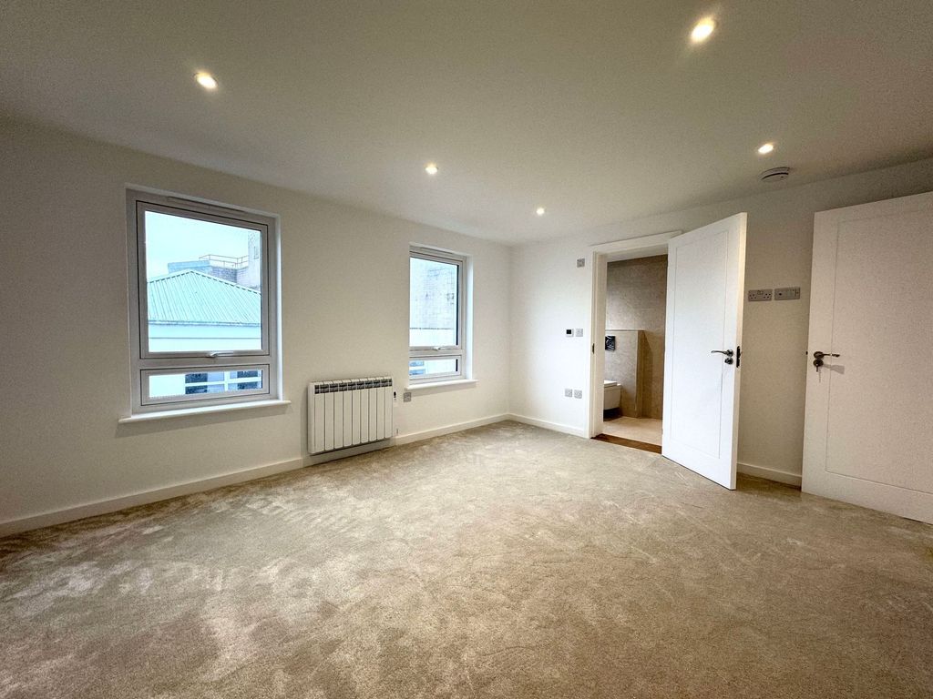 Additional image 7 of 2 bed flat to rentApt 4 5 Duhamel Place, St Helier JE2