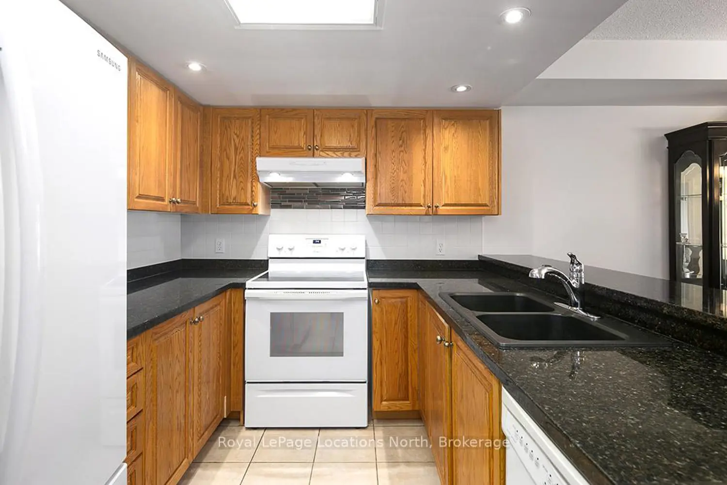 Additional image 6 of 16 Raglan Street 412