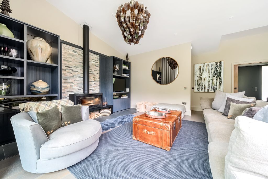Additional image 14 of 4 bed detached house to rentThe Fisheries, Wiltshire SN11