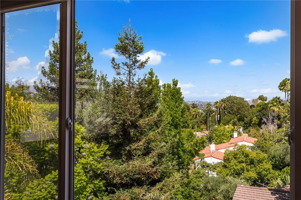 Additional image 36 of 3751 Prestwick Dr, Los Angeles, CA 90027