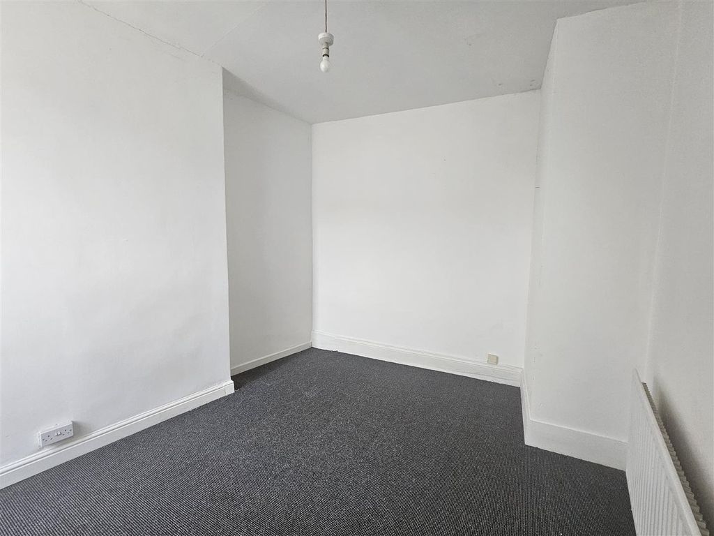 Additional image 7 of 4 bed retail premises to rentFreeman Street, Grimsby DN32