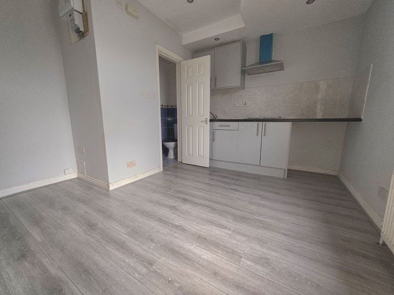 Additional image 4 of 9 bed terraced house to rentUpper High Street, Wednesbury WS10