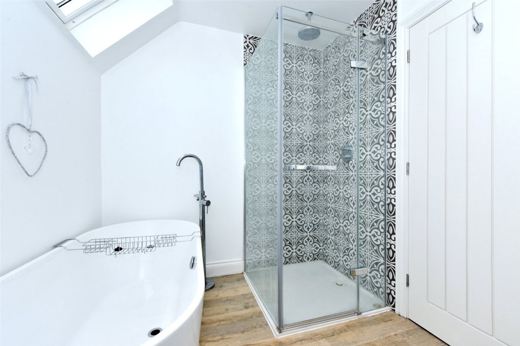 Additional image 18 of 4 bed detached house to rentBinfield Heath, Henley-On-Thames, Oxfordshire RG9