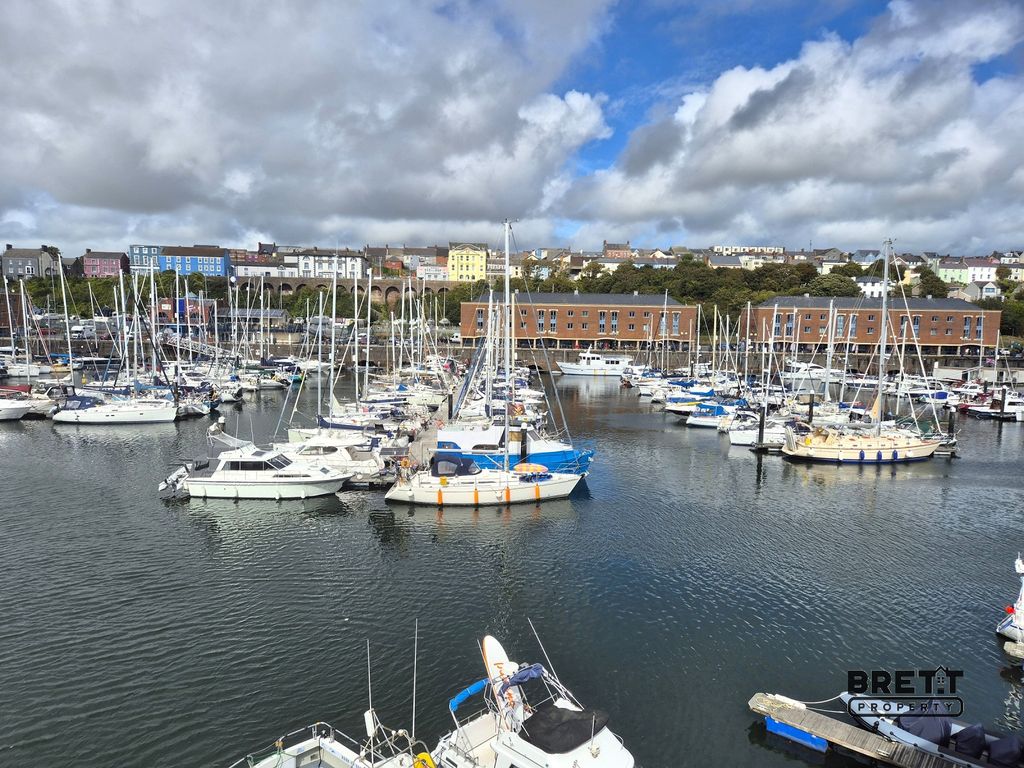 Additional image 4 of 2 bed flat to rent23 Temeraire House, Nelson Quay, Milford Haven SA73