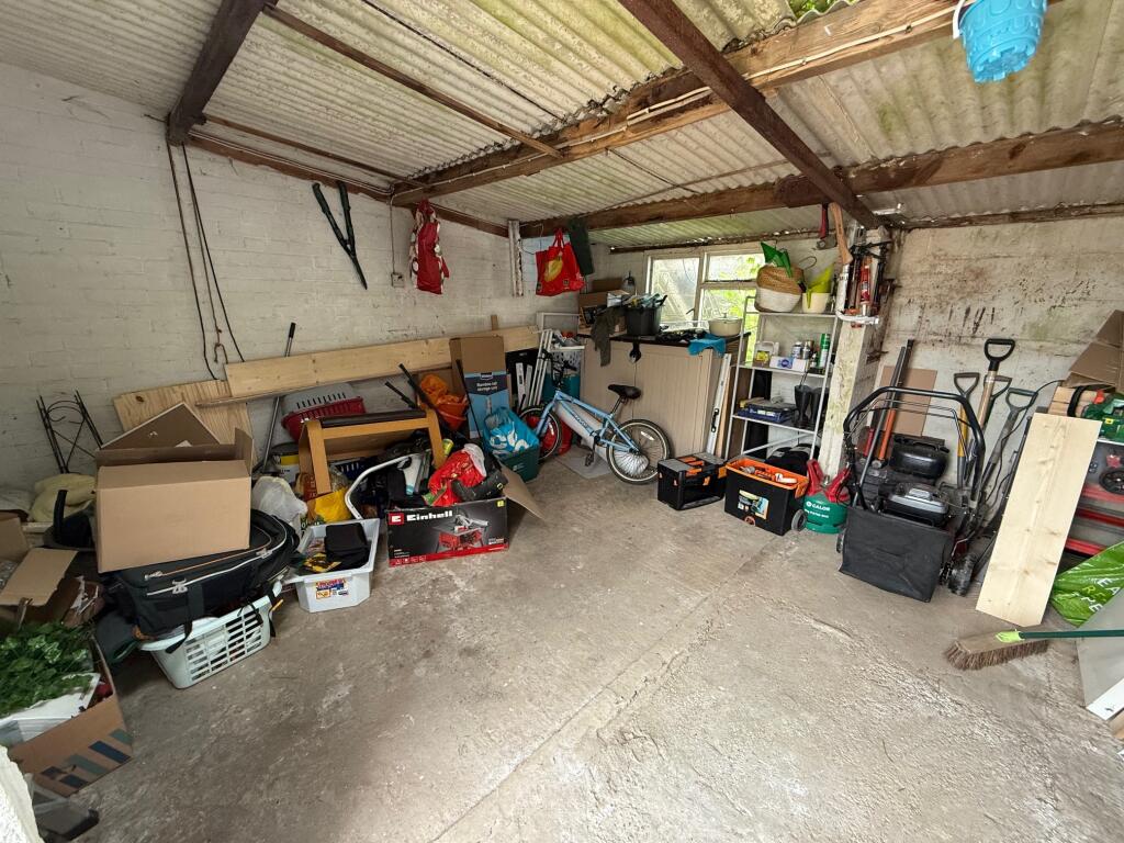 Additional image 15 of Goldcroft, Yeovil, Somerset, BA21 4DA