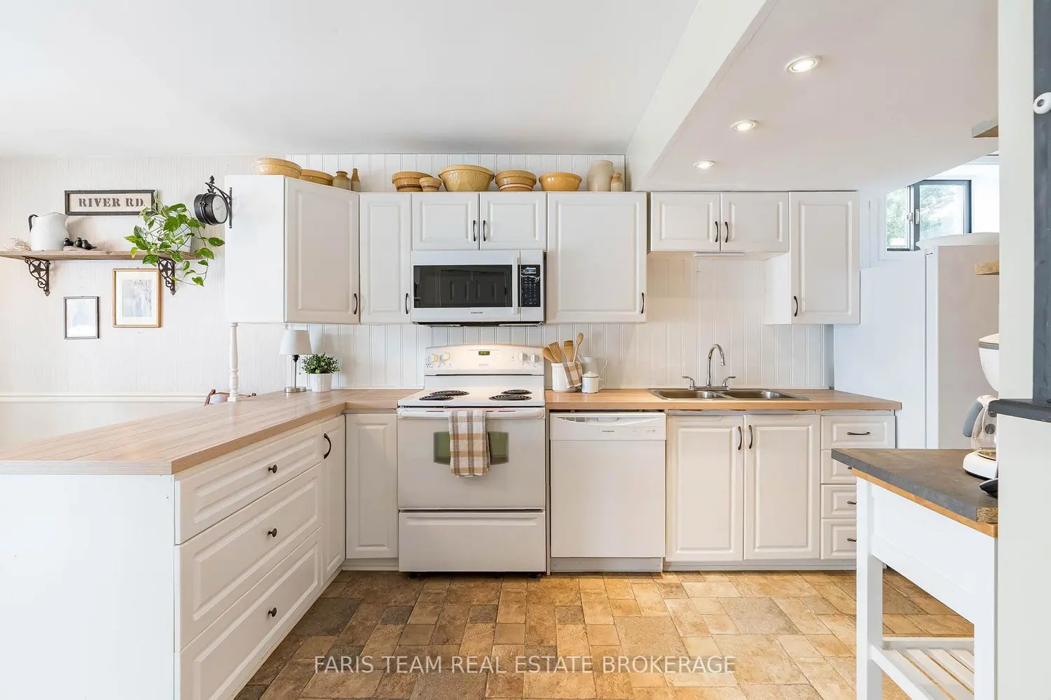 Additional image 15 of 238 Robins Point Road