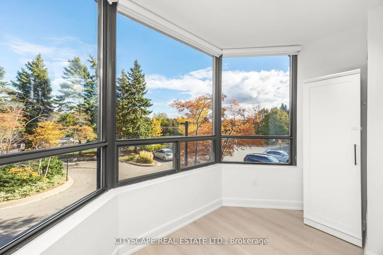 Additional image 6 of 7460 Bathurst Street 209