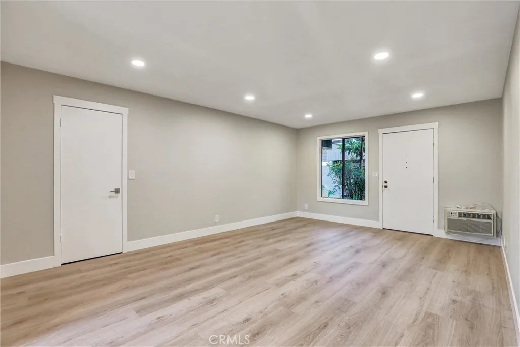 Additional image 31 of 93 Streamwood, Irvine, CA 92620