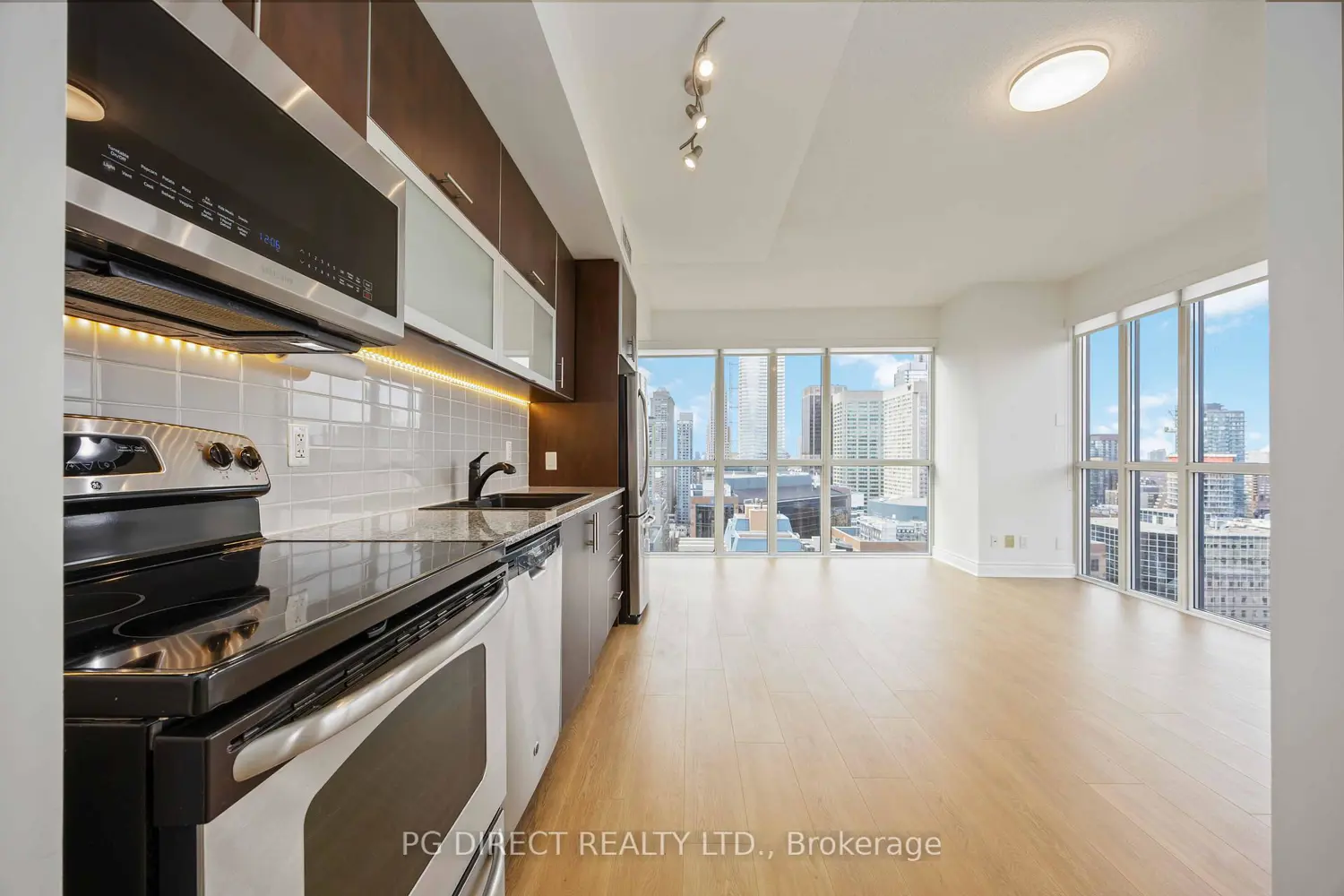 Additional image 3 of 28 Ted Rogers Way 2909