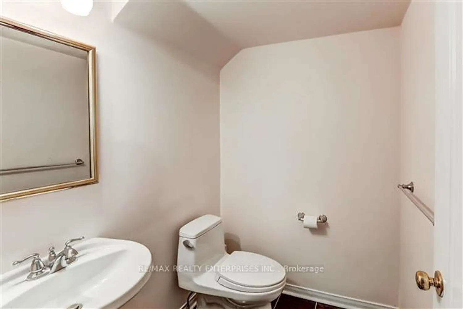 Additional image 6 of 1084 Queen Street 24B