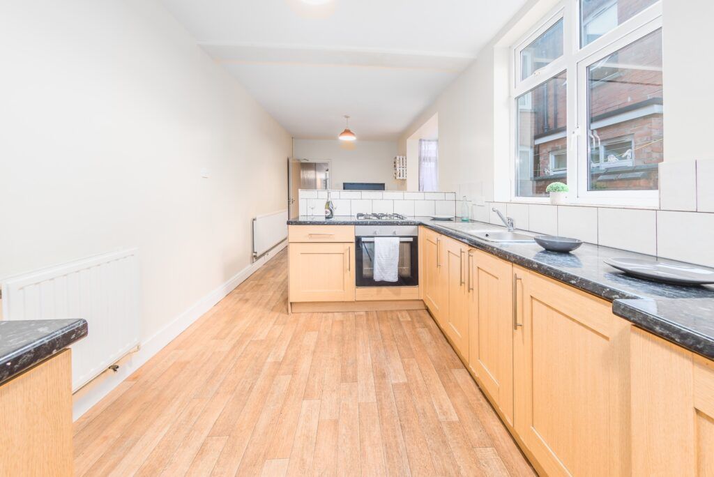 Additional image 3 of 6 bed terraced house to rentFosse Road South, Leicester LE3