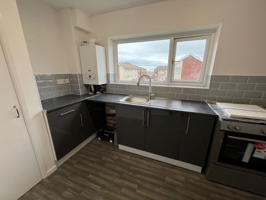 Additional image 2 of 2 bed flat to rentLindsay Court, New Road, Lytham St. Annes, Lancashire FY8