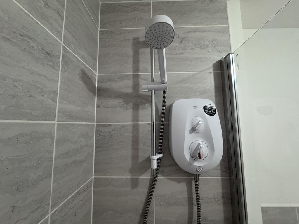 Additional image 13 of 3 bed terraced house to rentKeggie Place, Edinburgh EH17