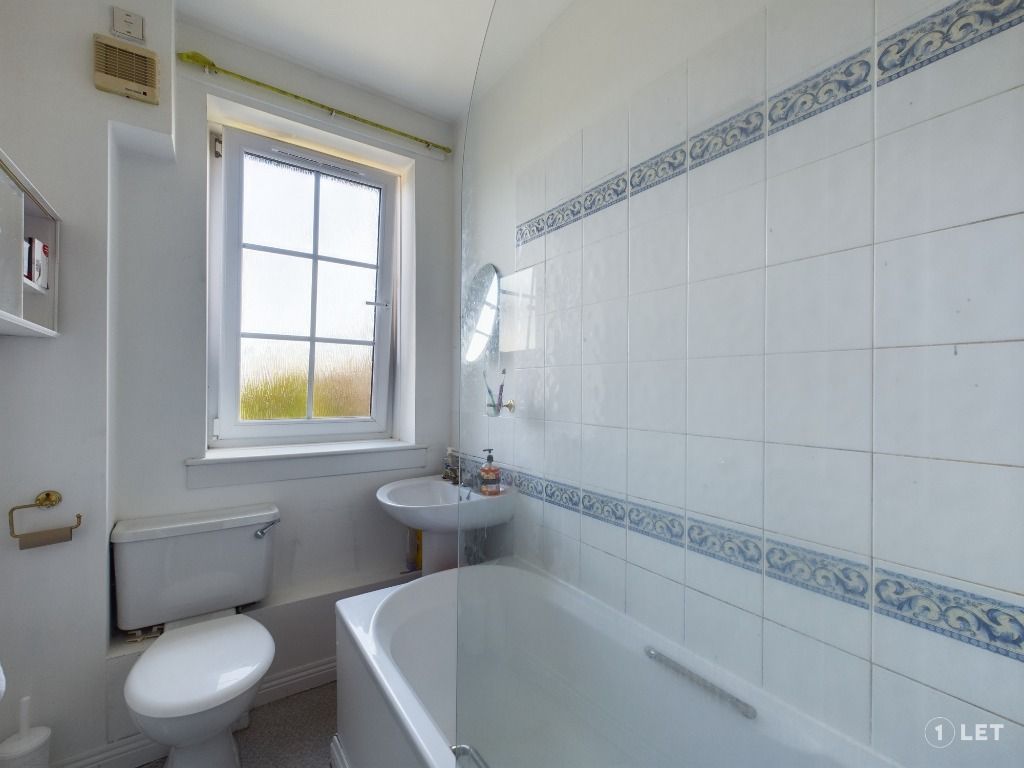 2 bed flat to rentCraigmillar Castle Loan, Craigmillar, Edinburgh EH16 photo 4