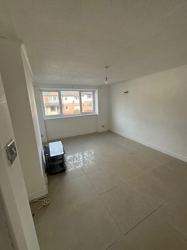 Additional image 2 of 3 Bed Flat, Sandaig Road, G33, N1 7GU
