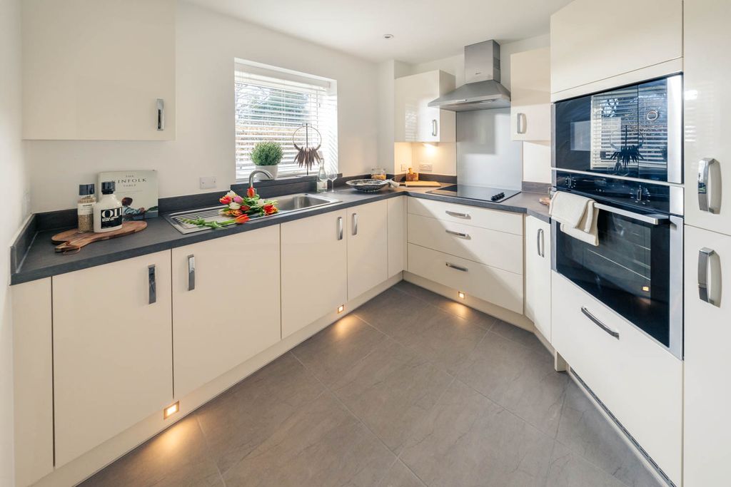 Additional image 2 of 1 bed flat to rentReading Road, Henley-On-Thames RG9
