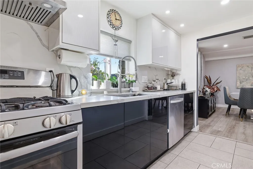 Additional image 7 of 10418 Samoa Avenue, Tujunga, CA 91042