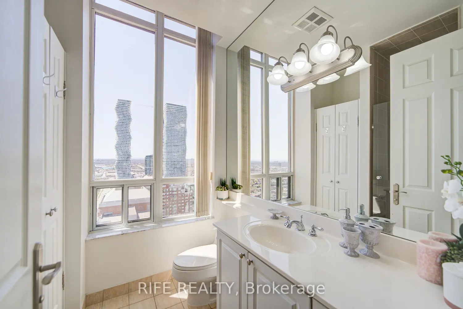 Additional image 8 of 3880 Duke Of York Boulevard Gph10