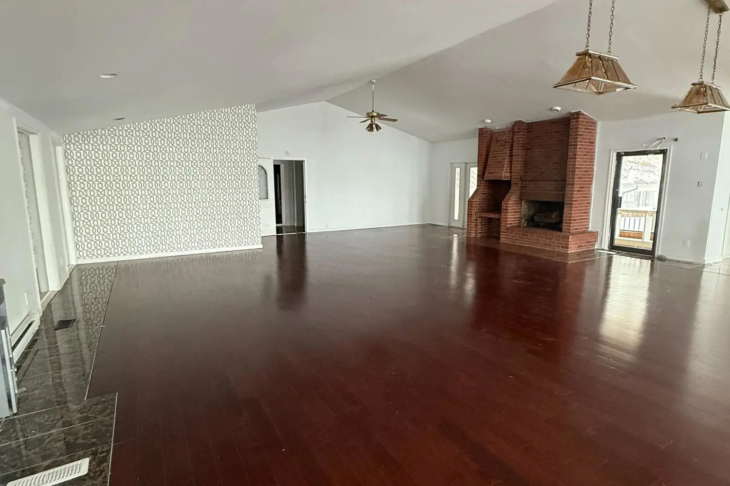 8411 Russell Road photo 5