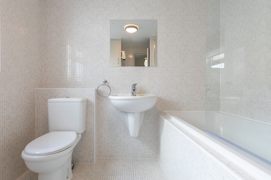 Additional image 14 of 2 bed flat to rentNew Street, St. Helier, Jersey JE2