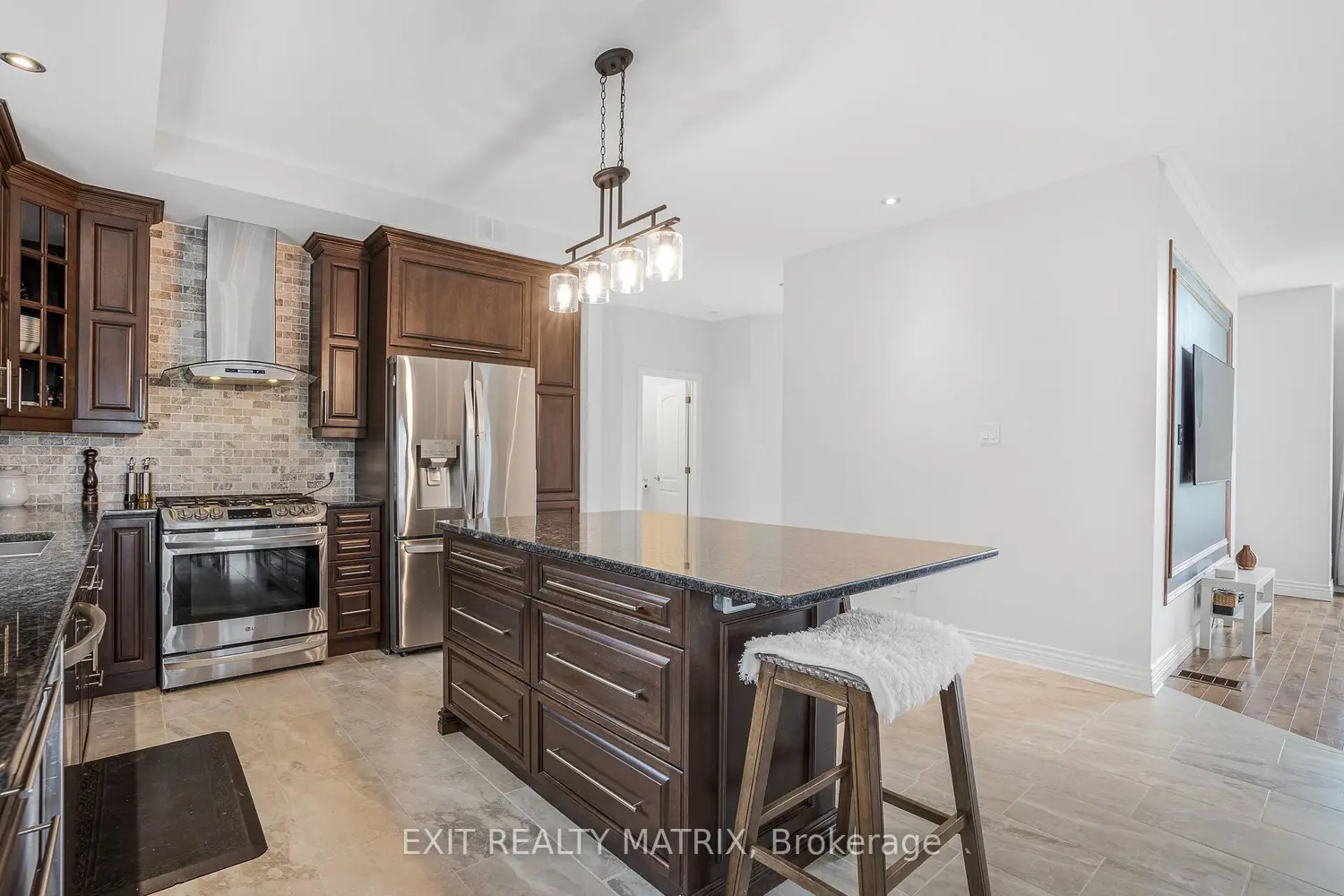 Additional image 4 of 64 Radstock Lane 5