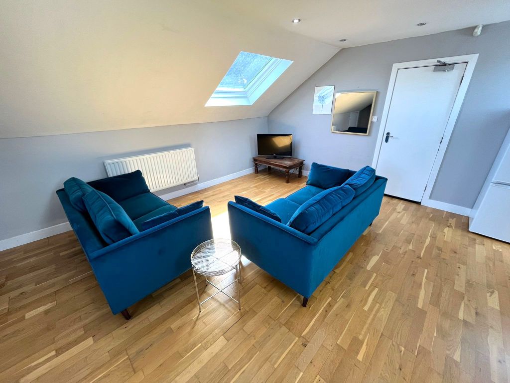 3 bed shared accommodation to rentThe Hollies, Third Avenue, Nottingham NG7 photo 5