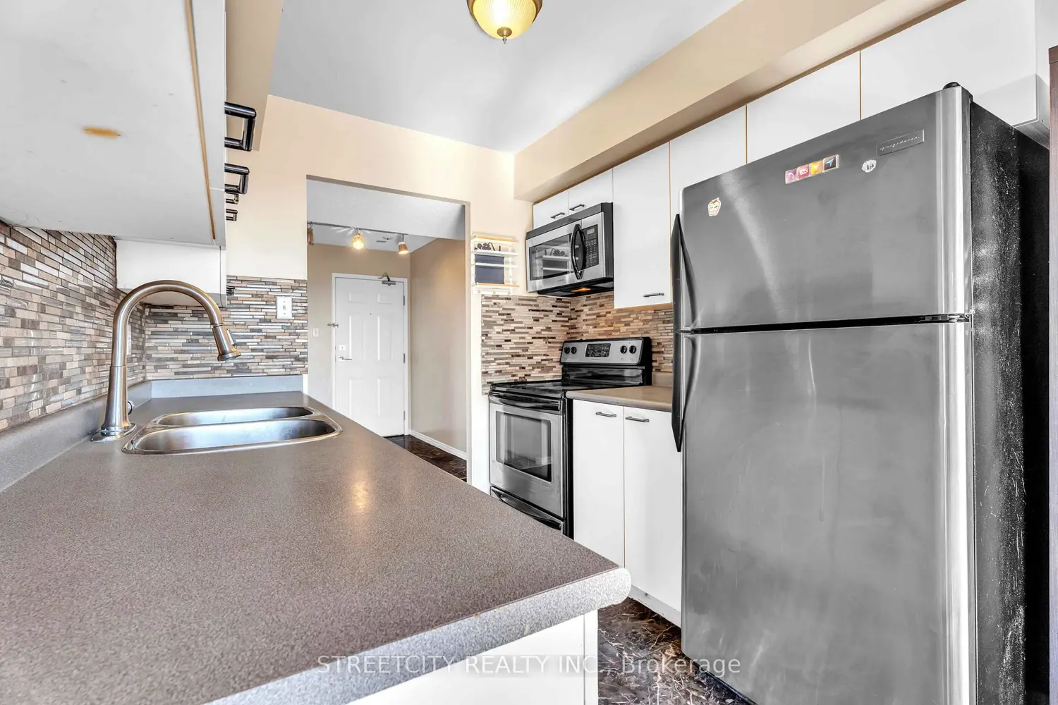 Additional image 11 of 30 Chapman Court 710