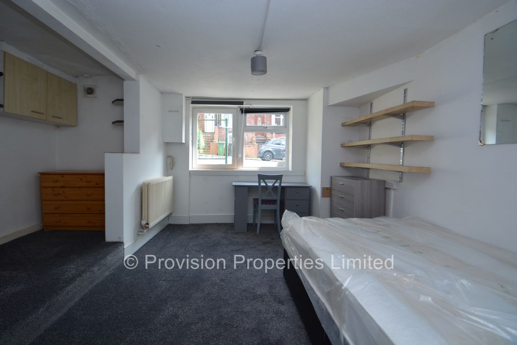 Additional image 9 of 8 bed terraced house to rentManor Drive, Hyde Park, Leeds LS6